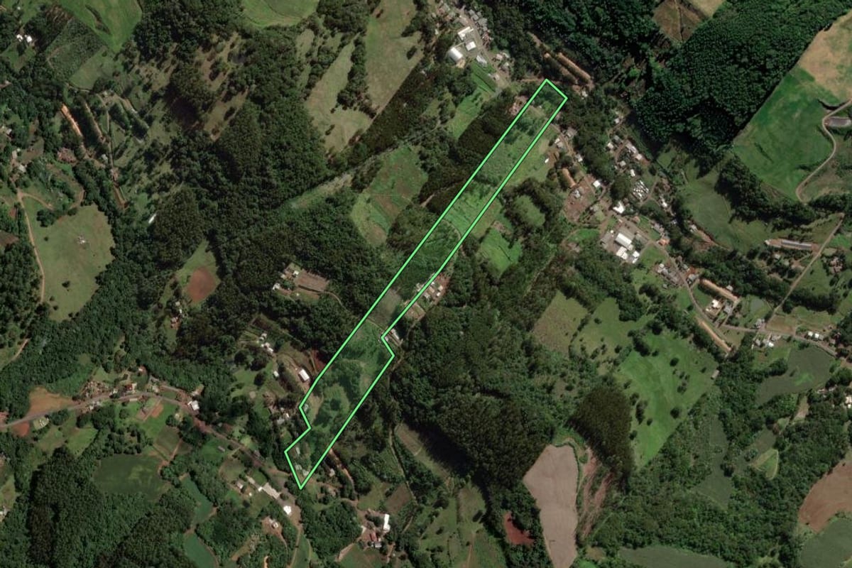Imagem de satélite do imóvel rural em Cordilheira Alta (SC), com o contorno declarado no CAR desenhado por cima.