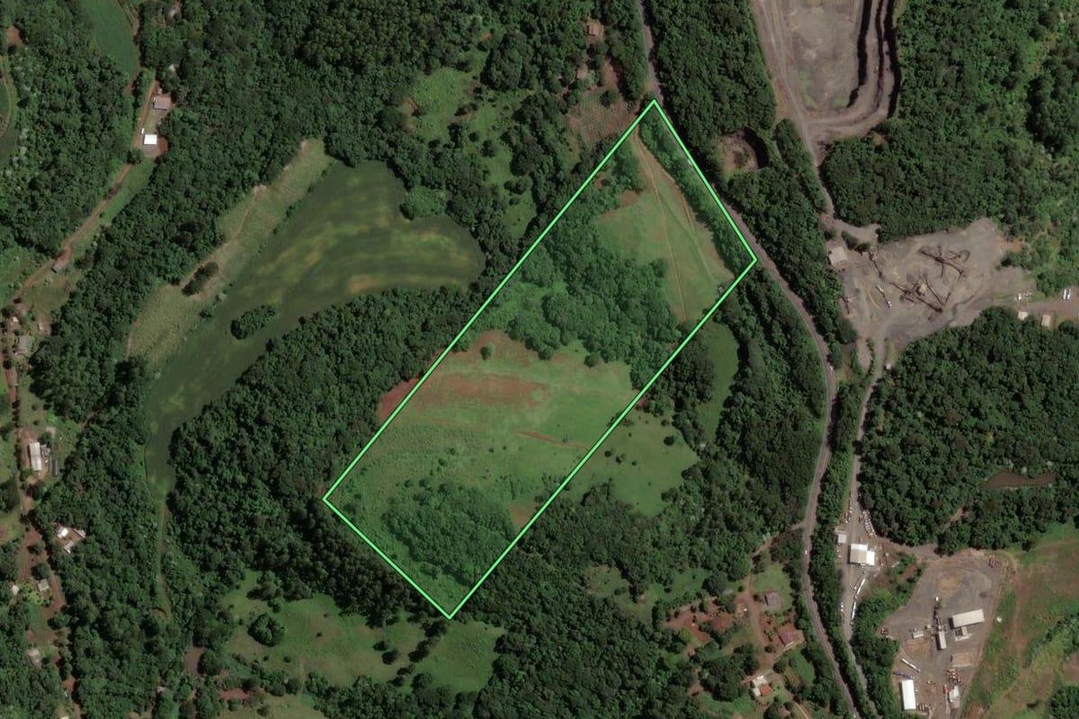 Imagem de satélite do imóvel rural em Cordilheira Alta (SC), com o contorno declarado no CAR desenhado por cima.