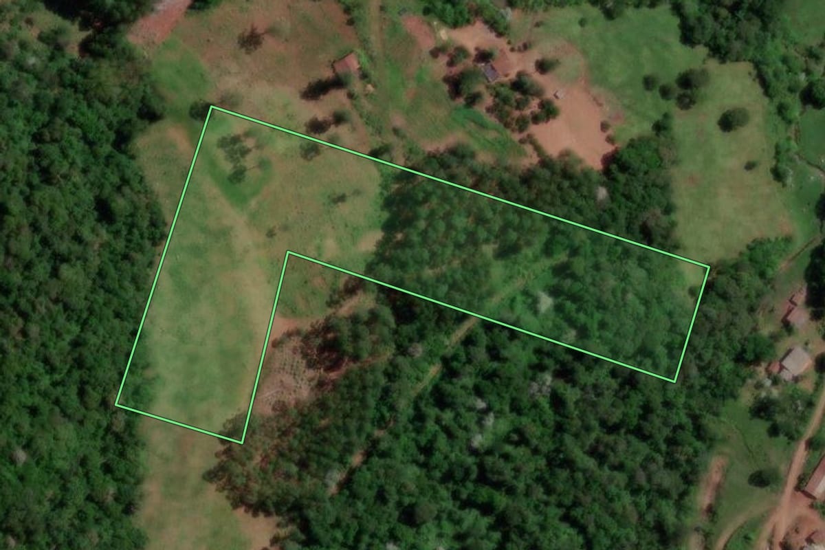 Imagem de satélite do imóvel rural em Cordilheira Alta (SC), com o contorno declarado no CAR desenhado por cima.