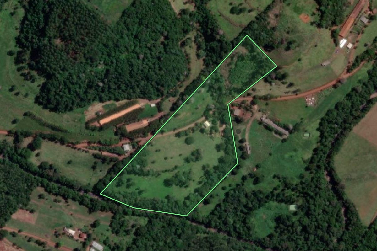 Imagem de satélite do imóvel rural em Coronel Freitas (SC), com o contorno declarado no CAR desenhado por cima.