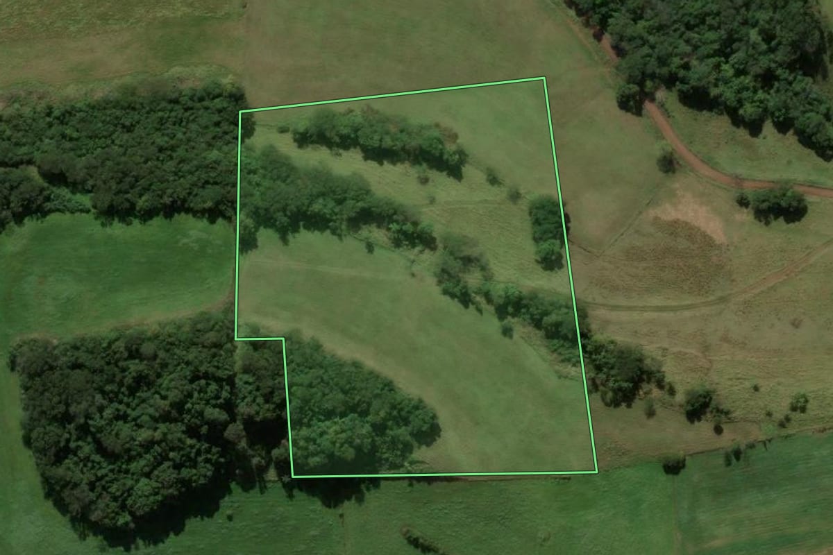 Imagem de satélite do imóvel rural em Coronel Martins (SC), com o contorno declarado no CAR desenhado por cima.