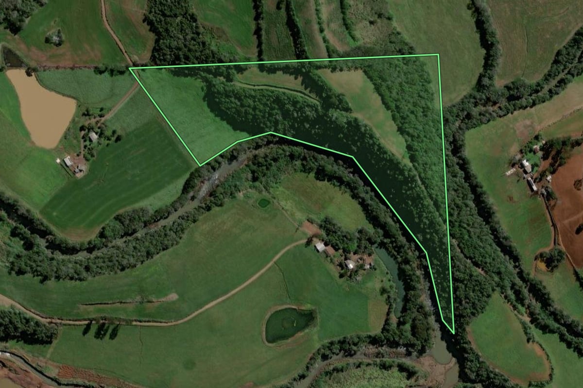 Imagem de satélite do imóvel rural em Coronel Martins (SC), com o contorno declarado no CAR desenhado por cima.