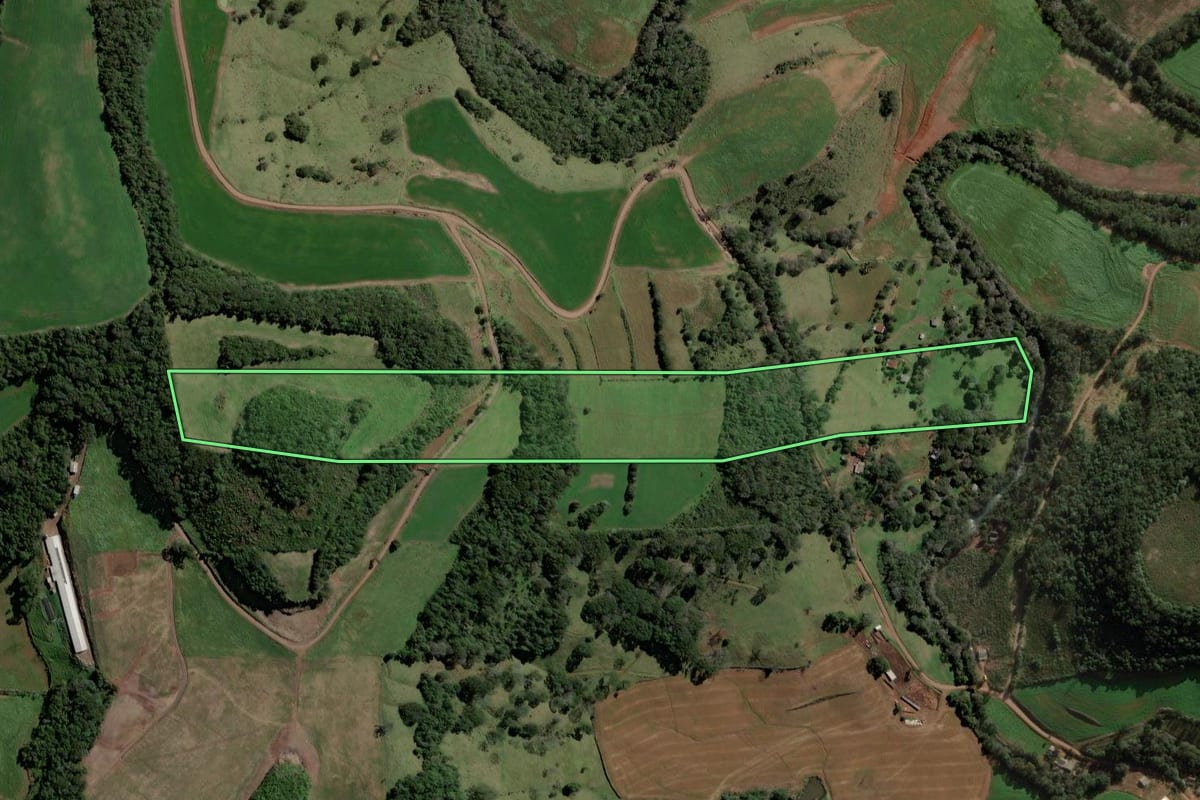 Imagem de satélite do imóvel rural em Coronel Martins (SC), com o contorno declarado no CAR desenhado por cima.
