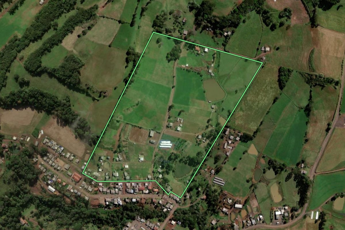 Imagem de satélite do imóvel rural em Coronel Martins (SC), com o contorno declarado no CAR desenhado por cima.