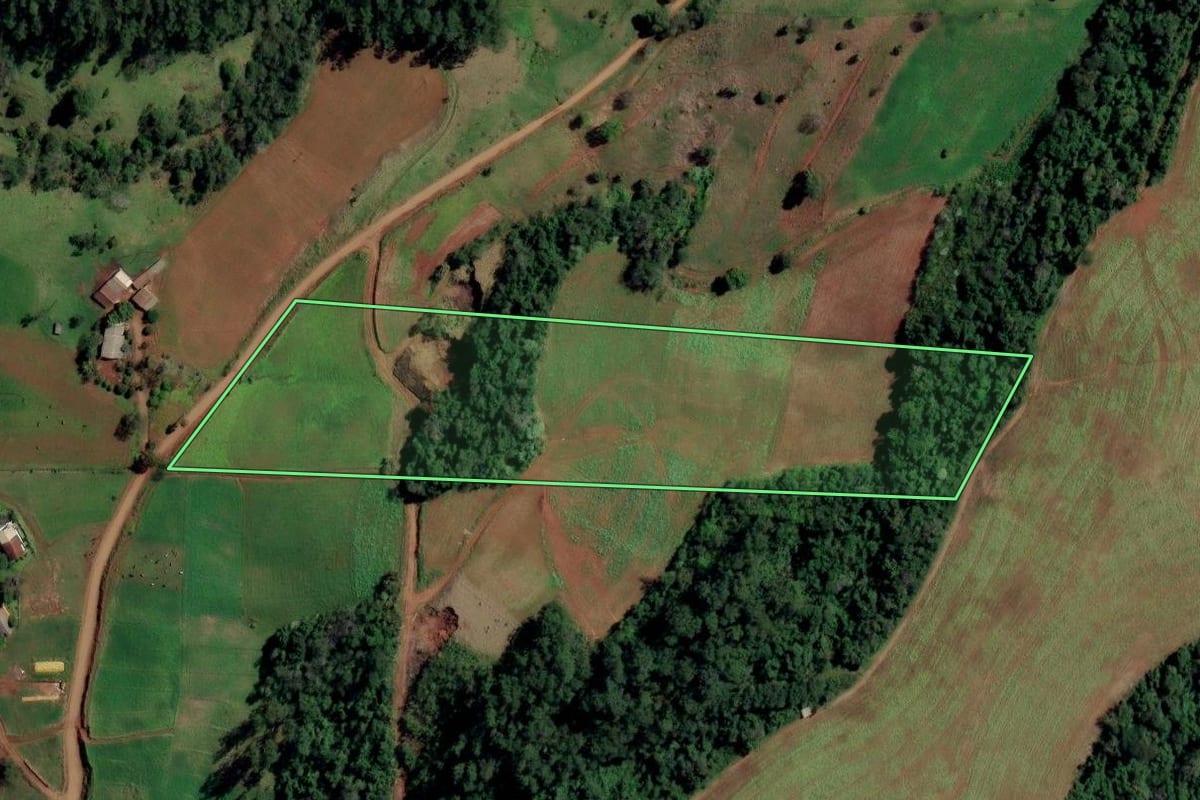 Imagem de satélite do imóvel rural em Cunhataí (SC), com o contorno declarado no CAR desenhado por cima.