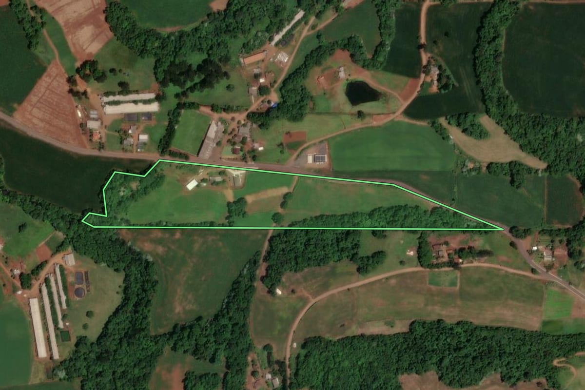 Imagem de satélite do imóvel rural em Cunhataí (SC), com o contorno declarado no CAR desenhado por cima.