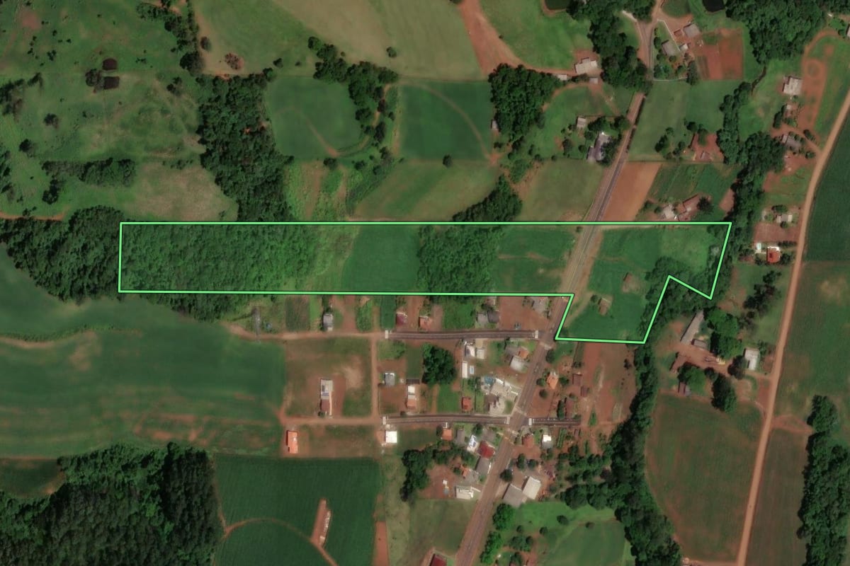 Imagem de satélite do imóvel rural em Cunhataí (SC), com o contorno declarado no CAR desenhado por cima.