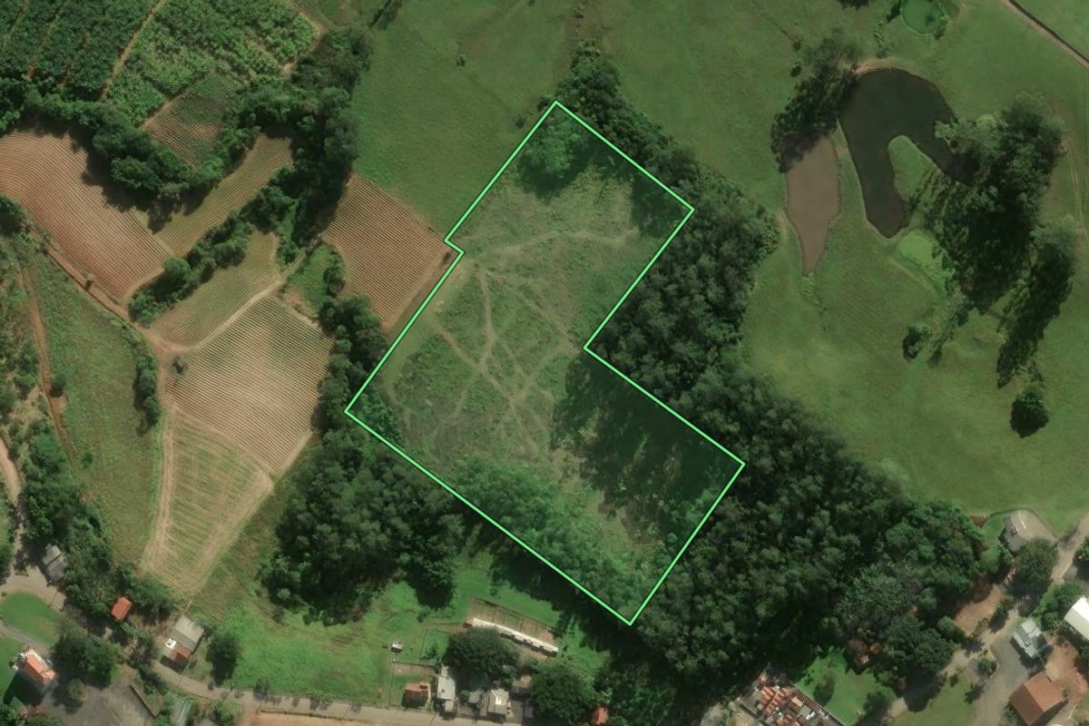 Imagem de satélite do imóvel rural em Ermo (SC), com o contorno declarado no CAR desenhado por cima.