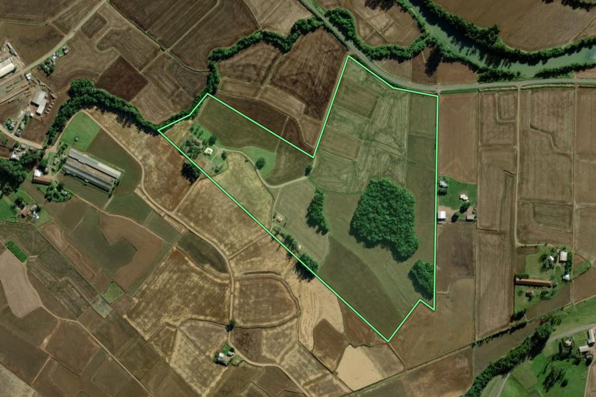 Imagem de satélite do imóvel rural em Ermo (SC), com o contorno declarado no CAR desenhado por cima.