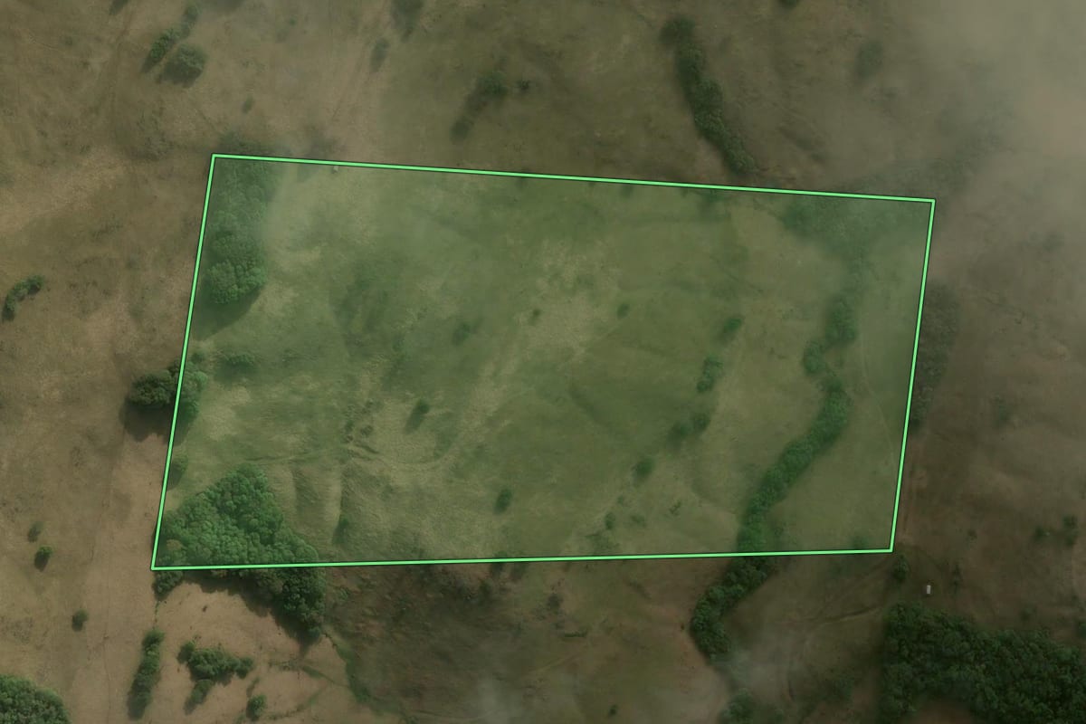 Imagem de satélite do imóvel rural em Erval Velho (SC), com o contorno declarado no CAR desenhado por cima.