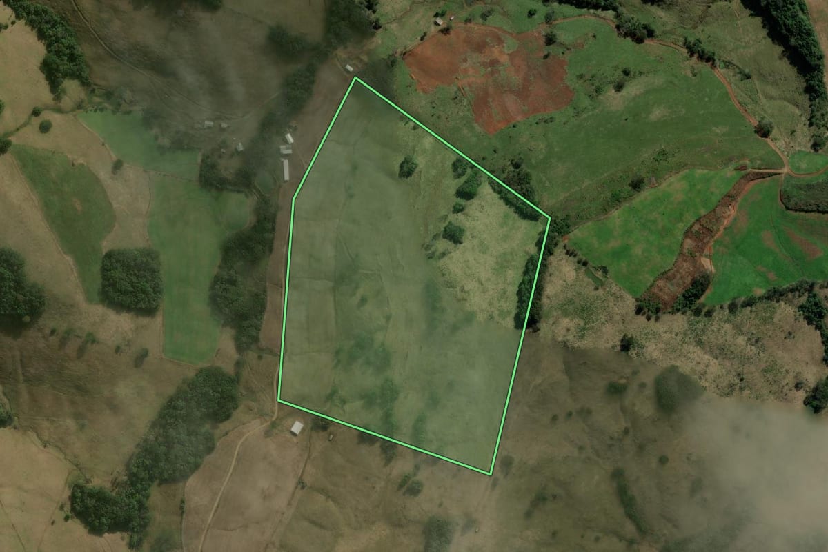 Imagem de satélite do imóvel rural em Erval Velho (SC), com o contorno declarado no CAR desenhado por cima.
