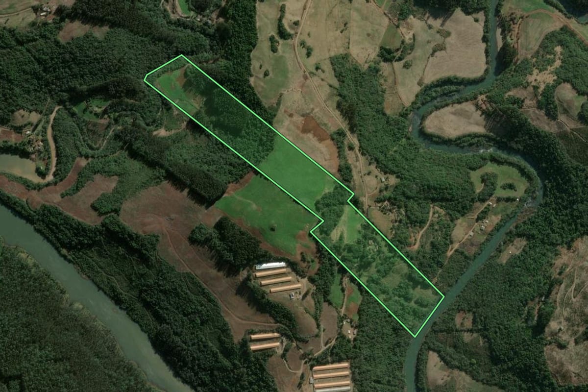 Imagem de satélite do imóvel rural em Faxinal dos Guedes (SC), com o contorno declarado no CAR desenhado por cima.