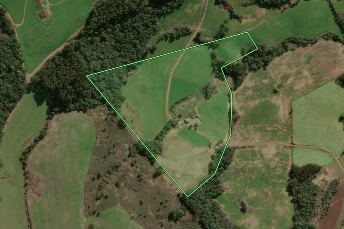 Imagem de satélite do imóvel rural em Faxinal dos Guedes (SC), com o contorno declarado no CAR desenhado por cima.