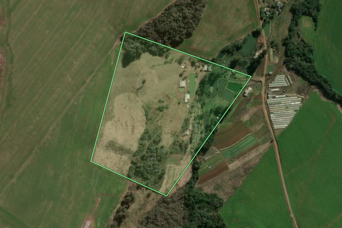 Imagem de satélite do imóvel rural em Faxinal dos Guedes (SC), com o contorno declarado no CAR desenhado por cima.