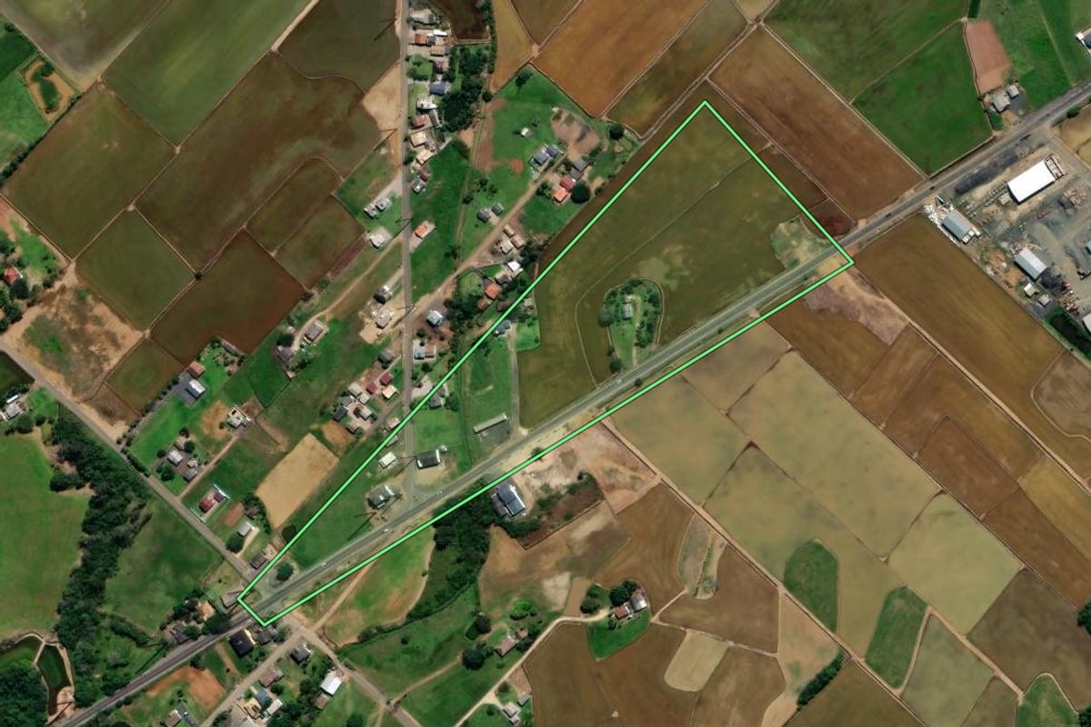 Imagem de satélite do imóvel rural em Forquilhinha (SC), com o contorno declarado no CAR desenhado por cima.