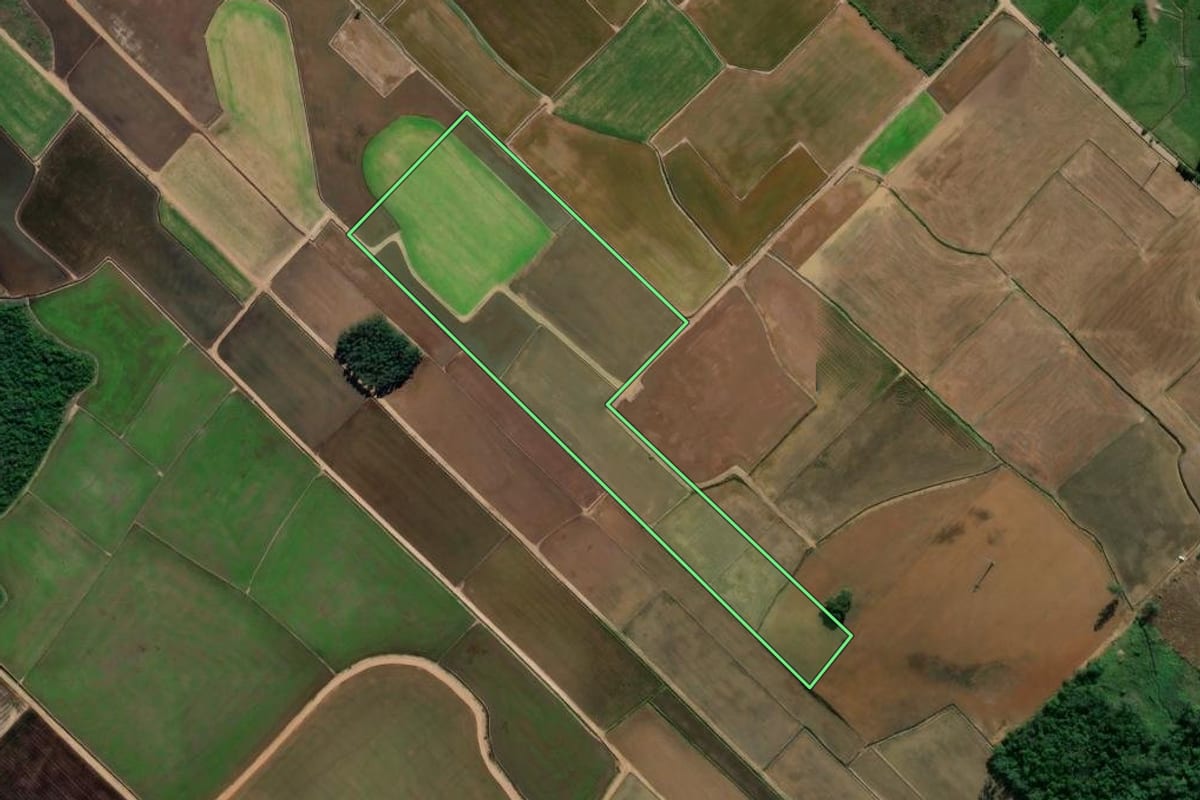 Imagem de satélite do imóvel rural em Forquilhinha (SC), com o contorno declarado no CAR desenhado por cima.