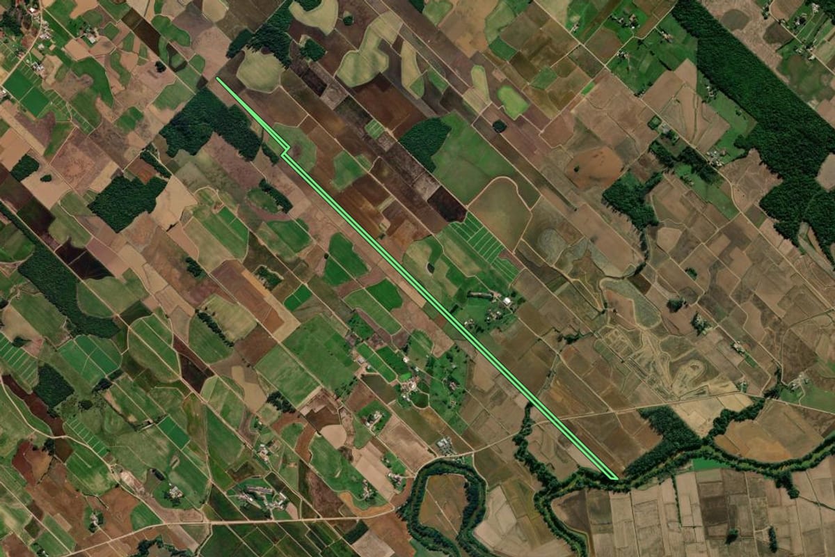 Imagem de satélite do imóvel rural em Forquilhinha (SC), com o contorno declarado no CAR desenhado por cima.