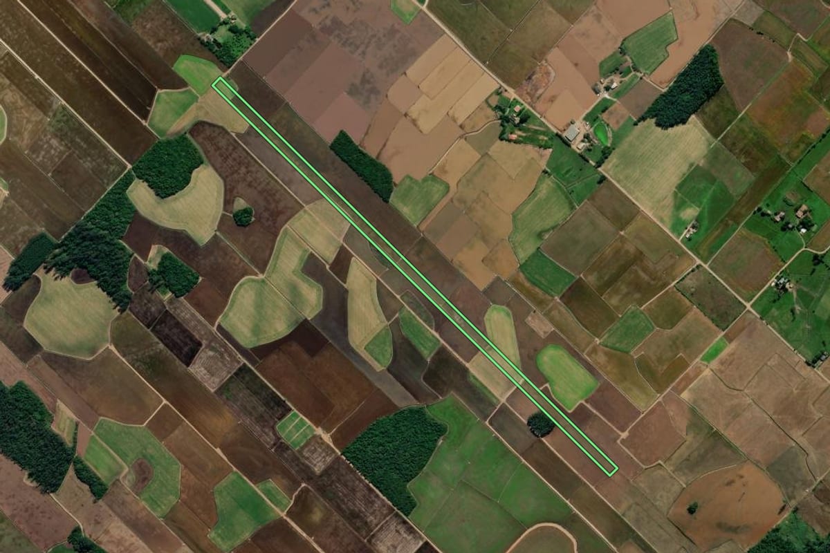 Imagem de satélite do imóvel rural em Forquilhinha (SC), com o contorno declarado no CAR desenhado por cima.