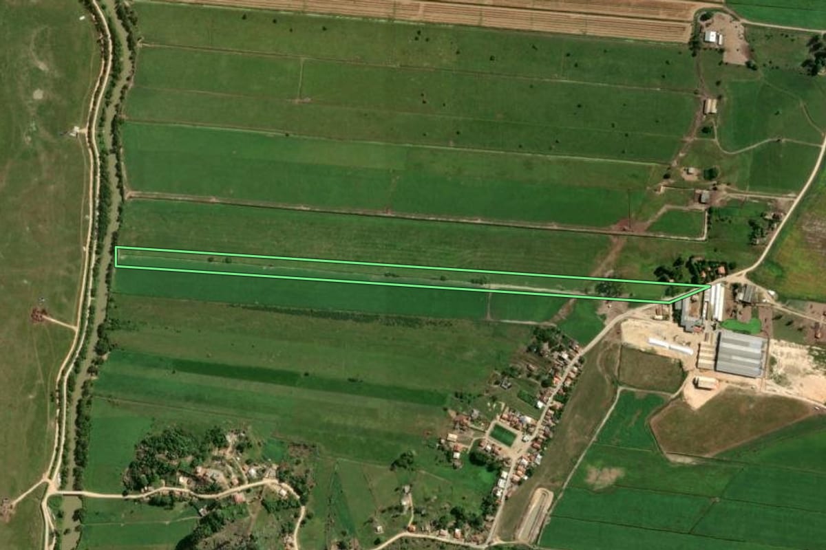 Imagem de satélite do imóvel rural em Gravatal (SC), com o contorno declarado no CAR desenhado por cima.