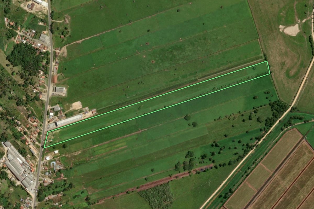 Imagem de satélite do imóvel rural em Gravatal (SC), com o contorno declarado no CAR desenhado por cima.