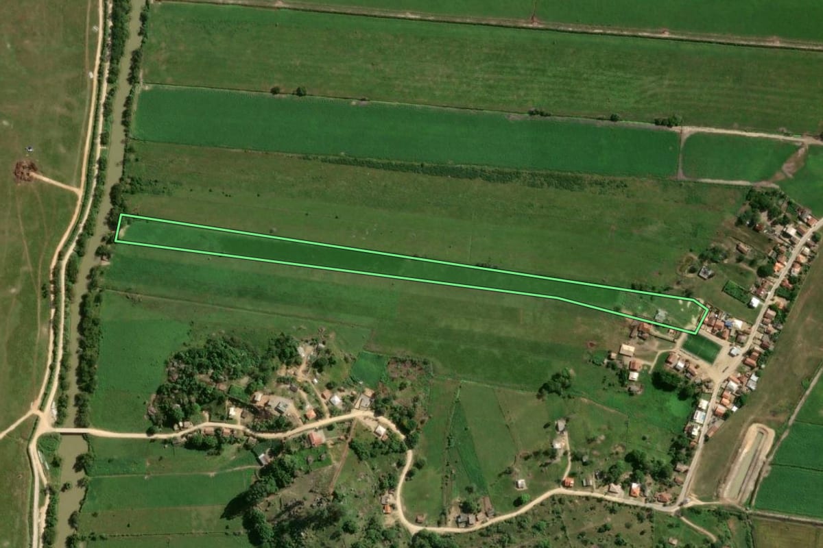 Imagem de satélite do imóvel rural em Gravatal (SC), com o contorno declarado no CAR desenhado por cima.