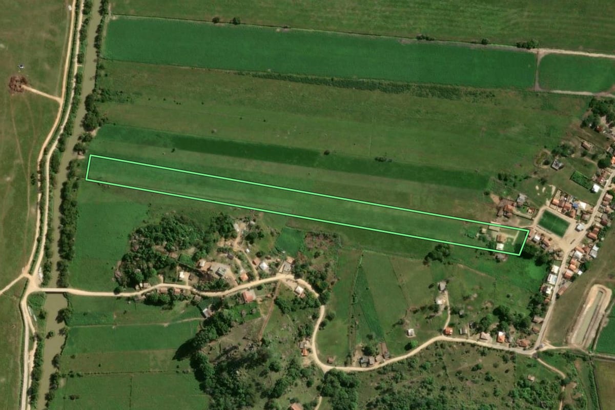 Imagem de satélite do imóvel rural em Gravatal (SC), com o contorno declarado no CAR desenhado por cima.