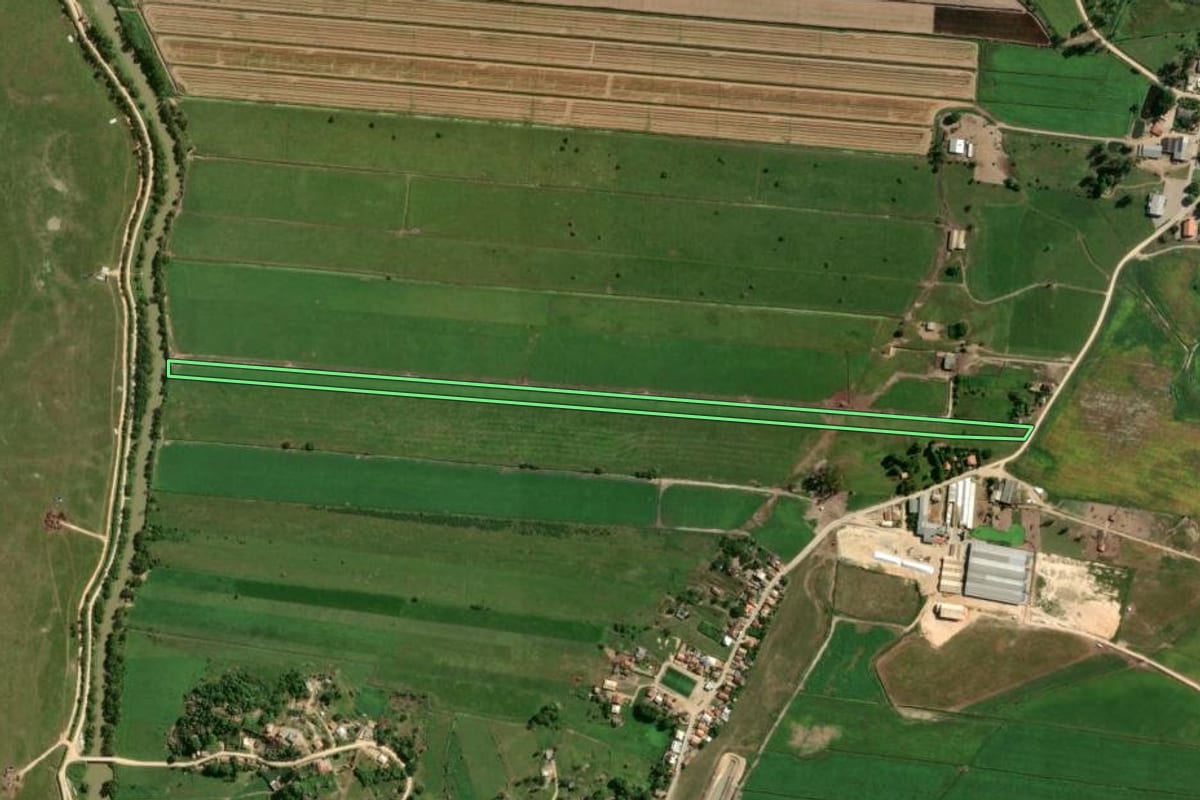Imagem de satélite do imóvel rural em Gravatal (SC), com o contorno declarado no CAR desenhado por cima.
