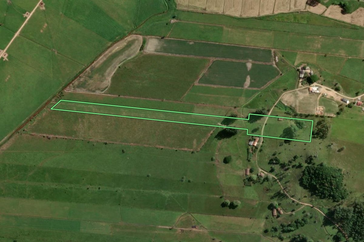 Imagem de satélite do imóvel rural em Gravatal (SC), com o contorno declarado no CAR desenhado por cima.