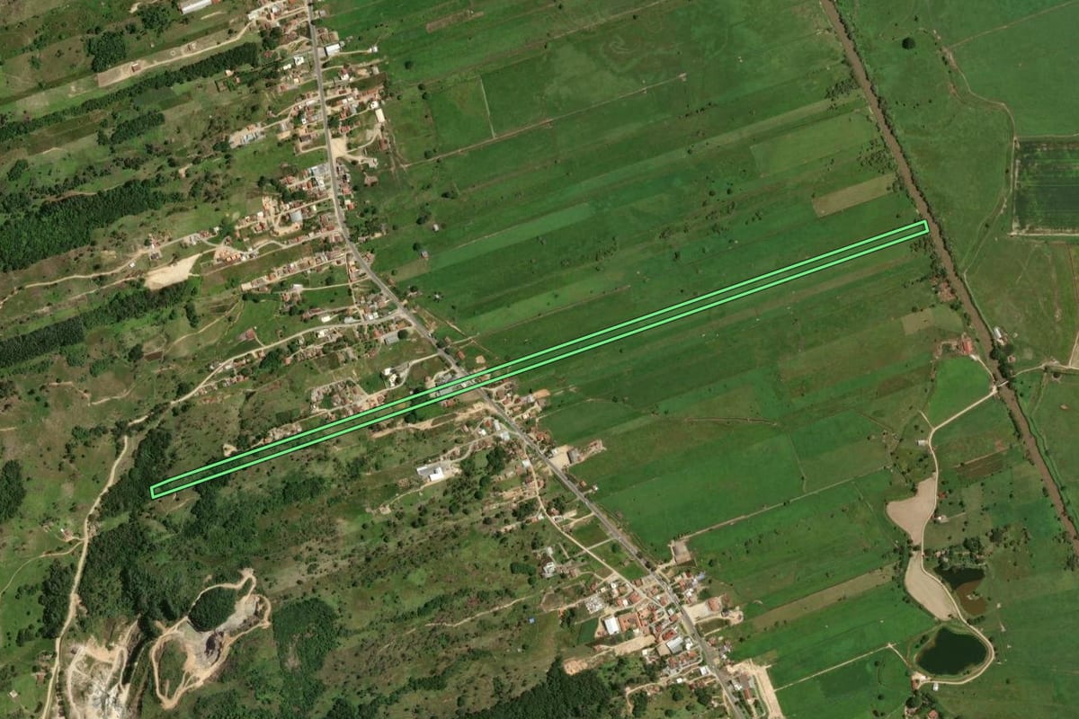 Imagem de satélite do imóvel rural em Gravatal (SC), com o contorno declarado no CAR desenhado por cima.
