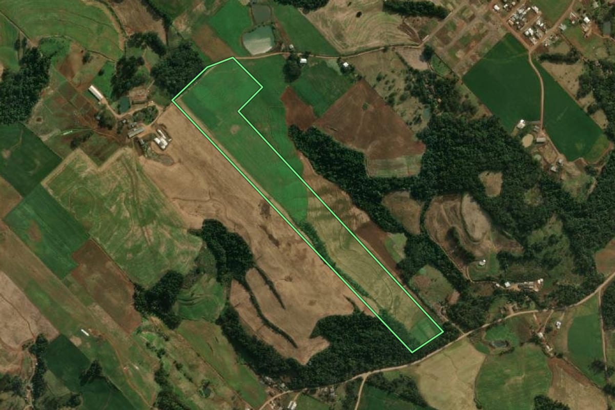 Imagem de satélite do imóvel rural em Guaraciaba (SC), com o contorno declarado no CAR desenhado por cima.