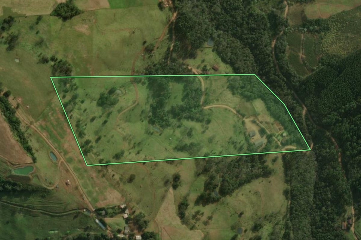 Imagem de satélite do imóvel rural em Guaraciaba (SC), com o contorno declarado no CAR desenhado por cima.
