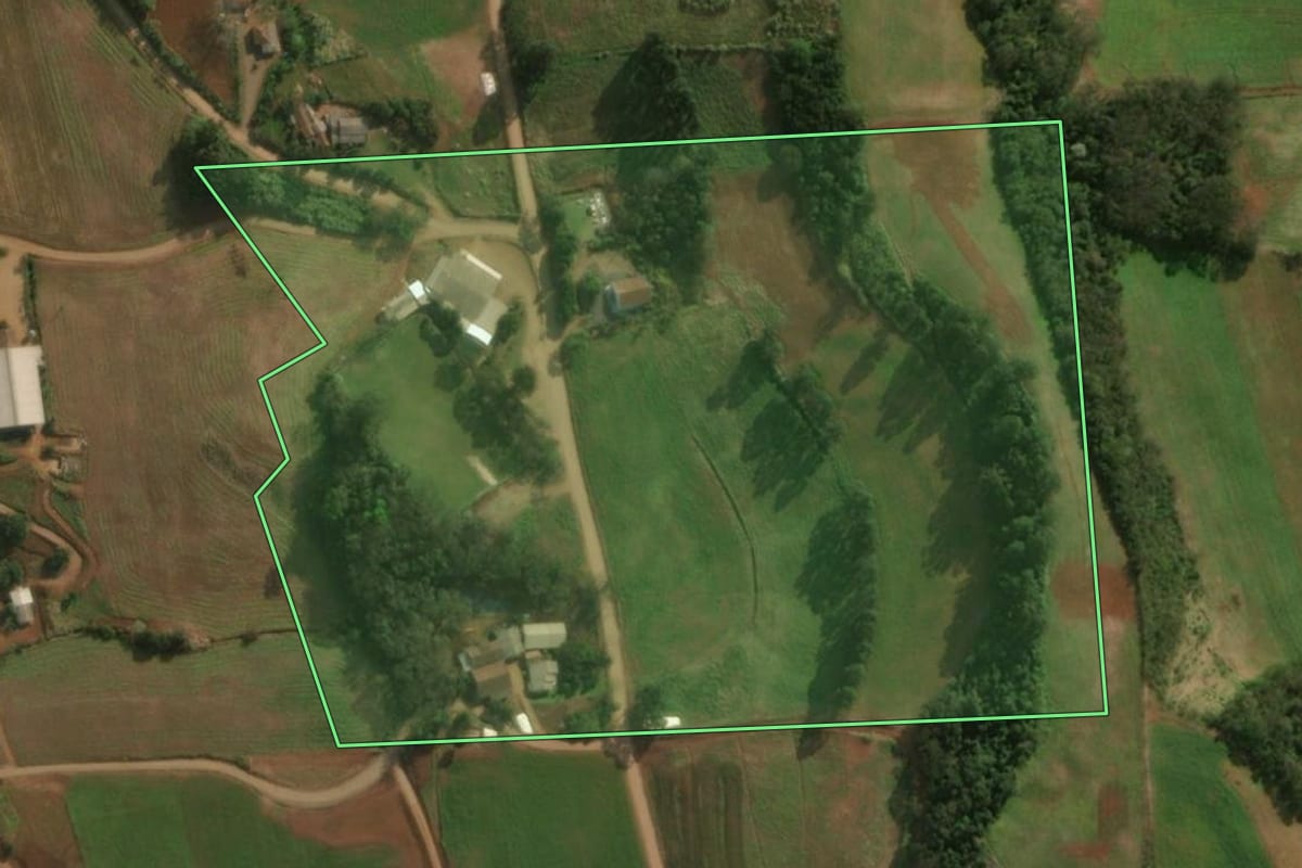 Imagem de satélite do imóvel rural em Guaraciaba (SC), com o contorno declarado no CAR desenhado por cima.