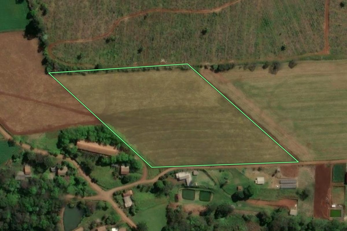 Imagem de satélite do imóvel rural em Guatambú (SC), com o contorno declarado no CAR desenhado por cima.