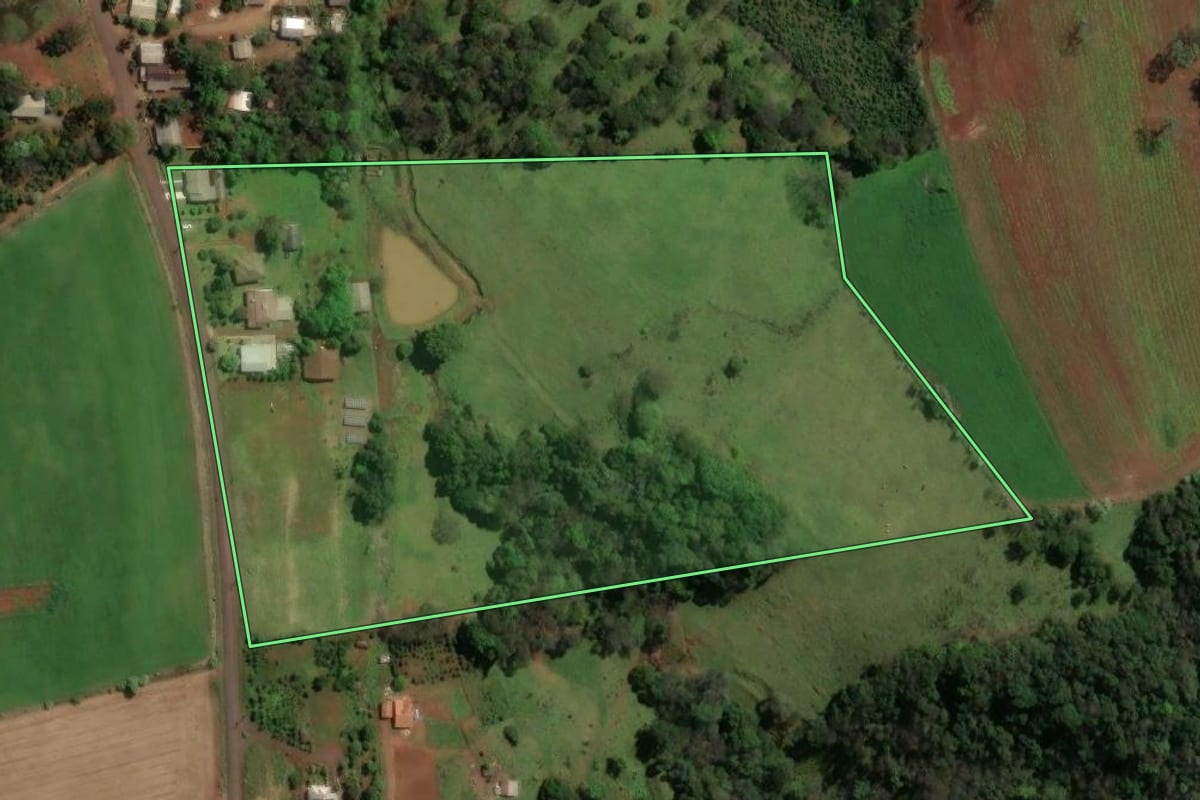 Imagem de satélite do imóvel rural em Guatambú (SC), com o contorno declarado no CAR desenhado por cima.