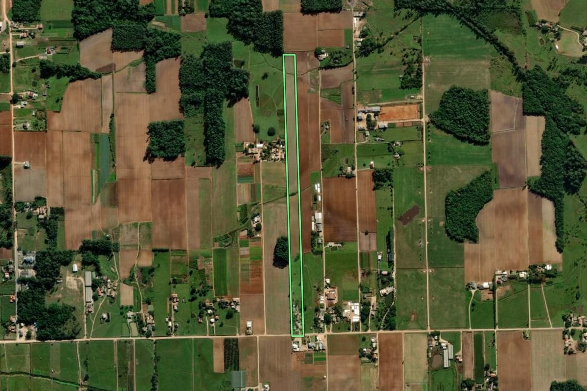 Imagem de satélite do imóvel rural em Içara (SC), com o contorno declarado no CAR desenhado por cima.