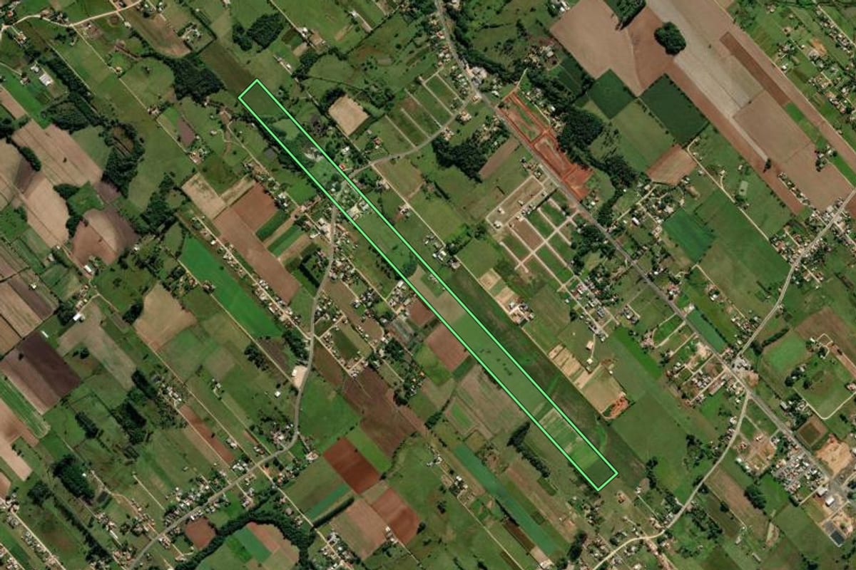 Imagem de satélite do imóvel rural em Içara (SC), com o contorno declarado no CAR desenhado por cima.