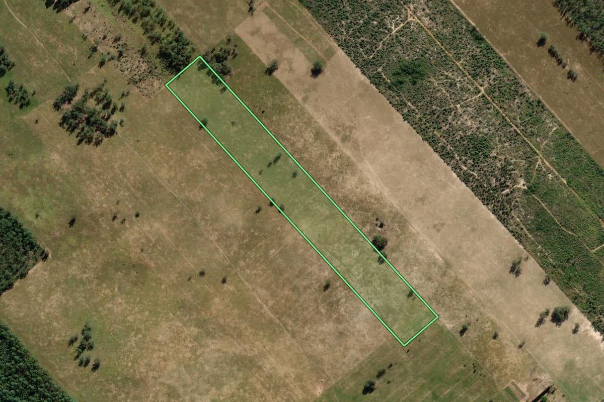 Imagem de satélite do imóvel rural em Içara (SC), com o contorno declarado no CAR desenhado por cima.