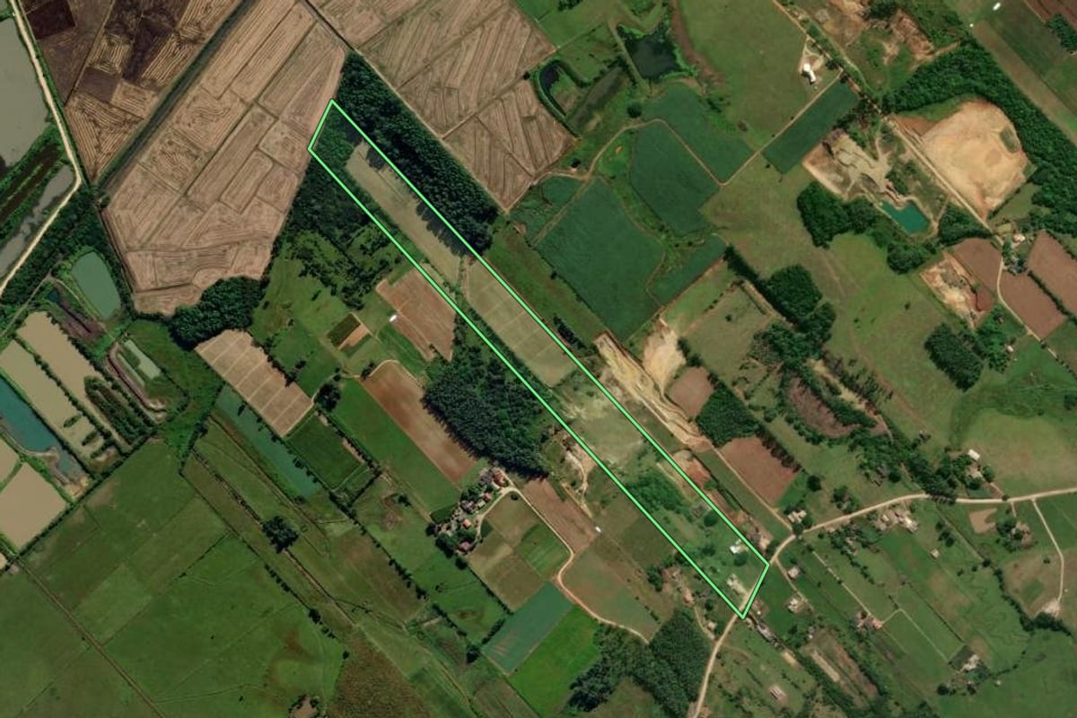 Imagem de satélite do imóvel rural em Içara (SC), com o contorno declarado no CAR desenhado por cima.
