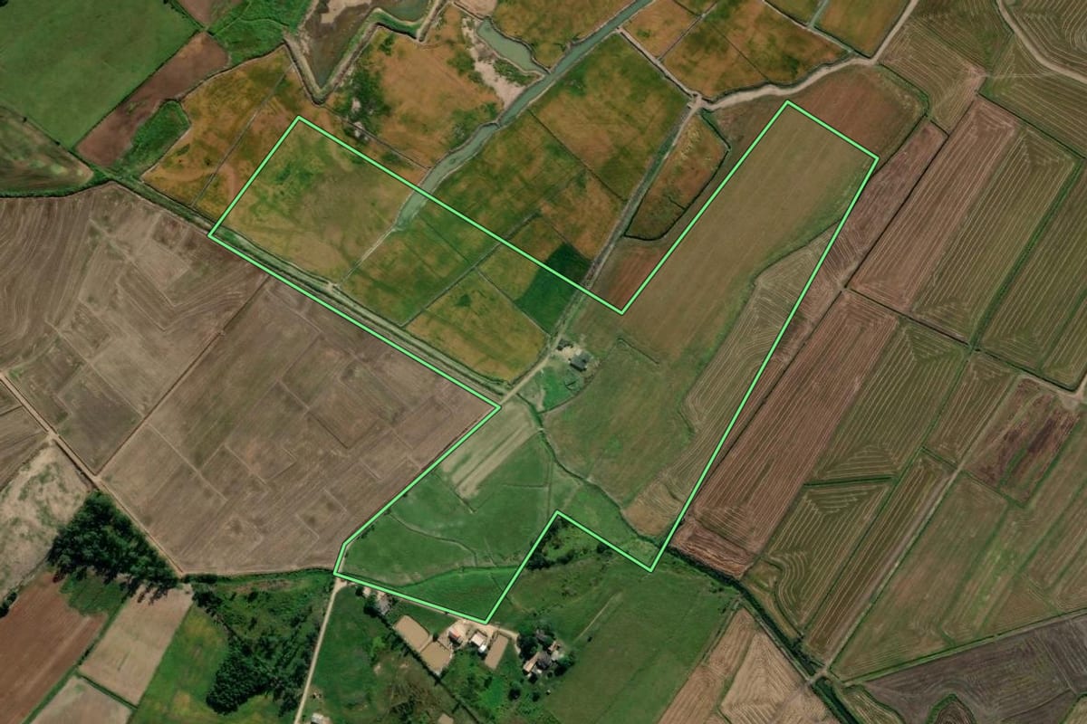Imagem de satélite do imóvel rural em Içara (SC), com o contorno declarado no CAR desenhado por cima.