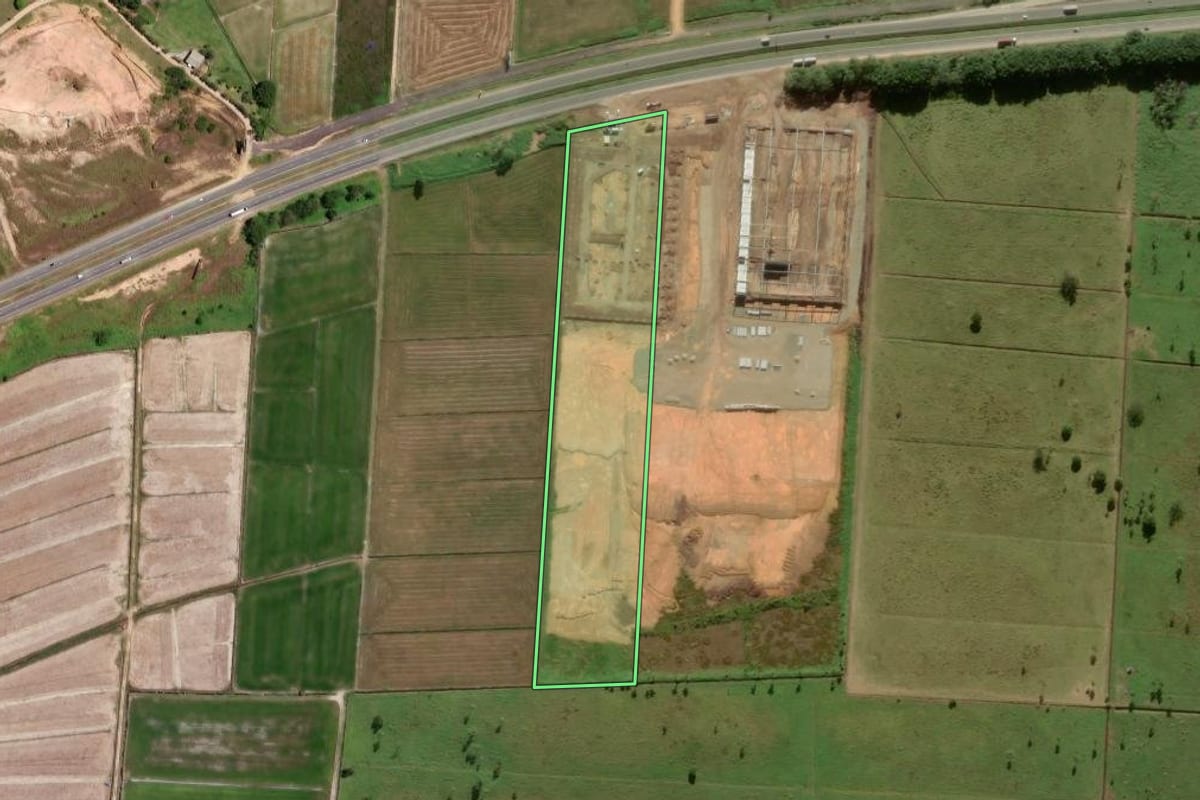 Imagem de satélite do imóvel rural em Ilhota (SC), com o contorno declarado no CAR desenhado por cima.