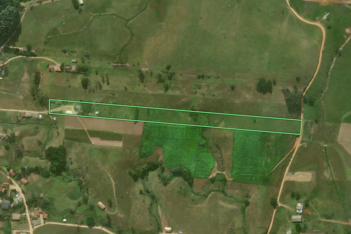 Imagem de satélite do imóvel rural em Imaruí (SC), com o contorno declarado no CAR desenhado por cima.