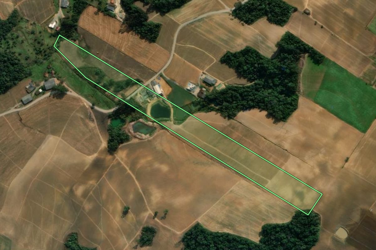 Imagem de satélite do imóvel rural em Imbuia (SC), com o contorno declarado no CAR desenhado por cima.