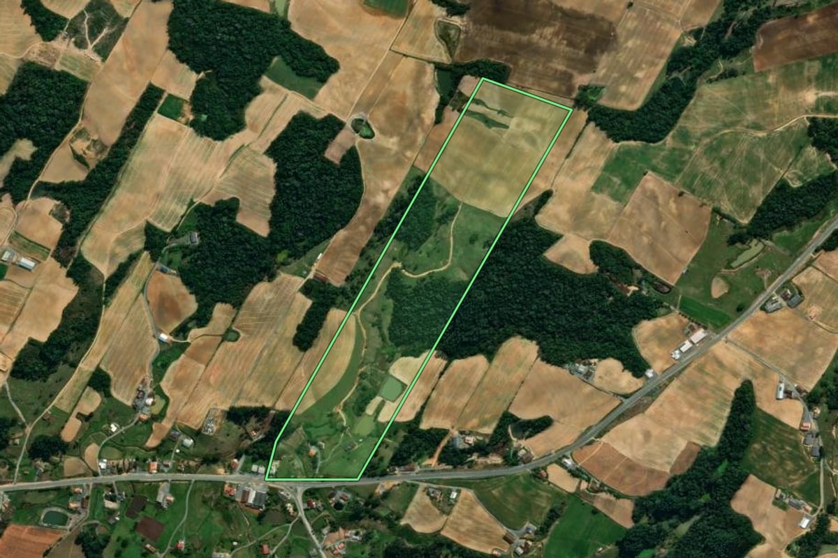 Imagem de satélite do imóvel rural em Imbuia (SC), com o contorno declarado no CAR desenhado por cima.