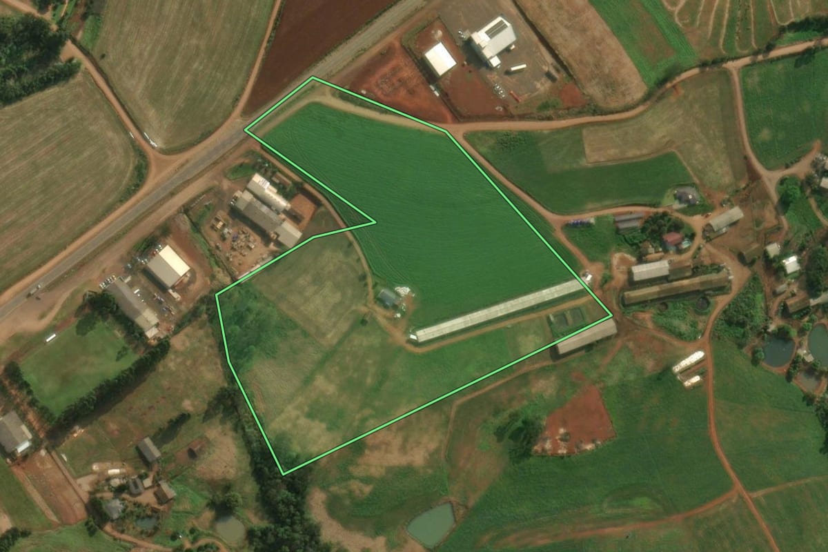 Imagem de satélite do imóvel rural em Iporã do Oeste (SC), com o contorno declarado no CAR desenhado por cima.