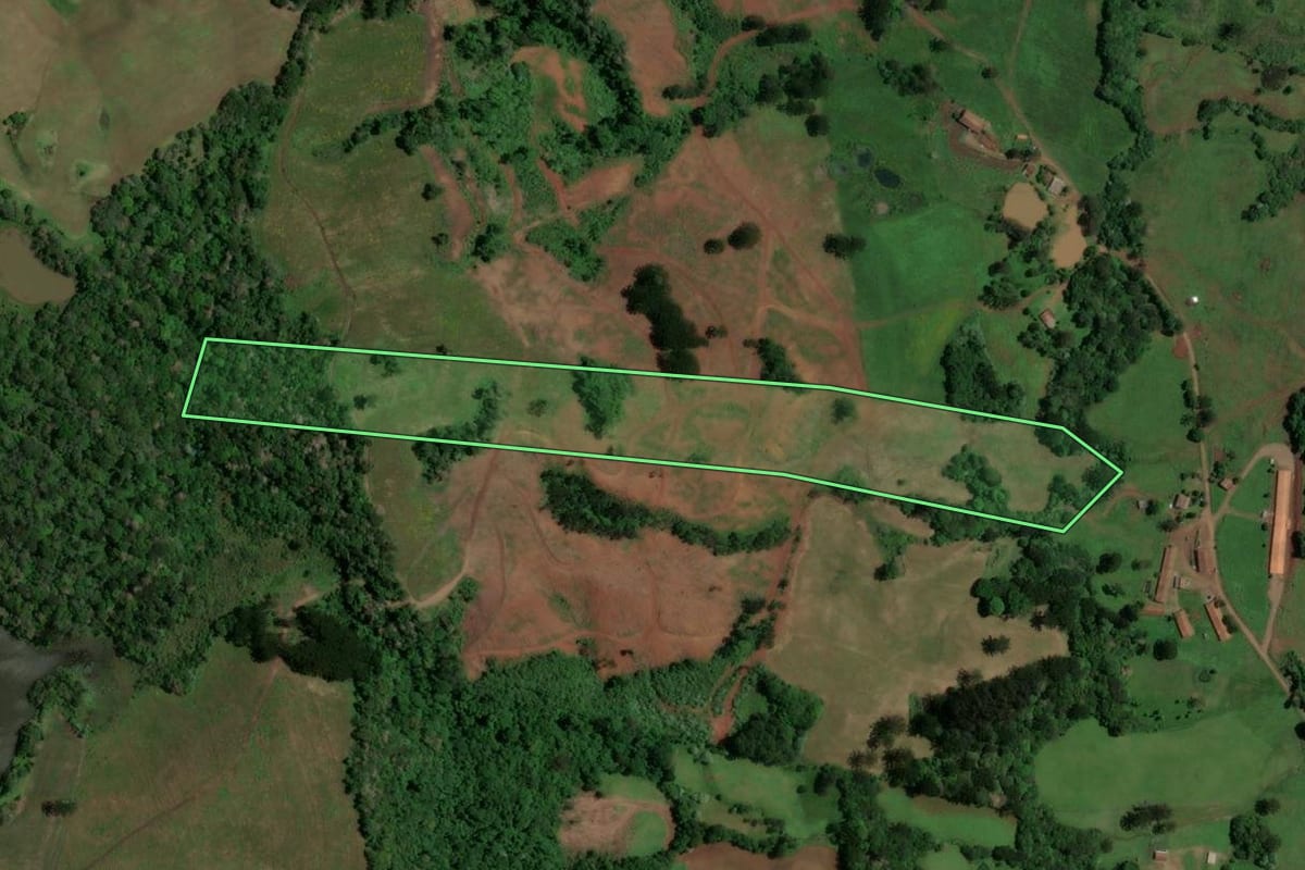 Imagem de satélite do imóvel rural em Irani (SC), com o contorno declarado no CAR desenhado por cima.