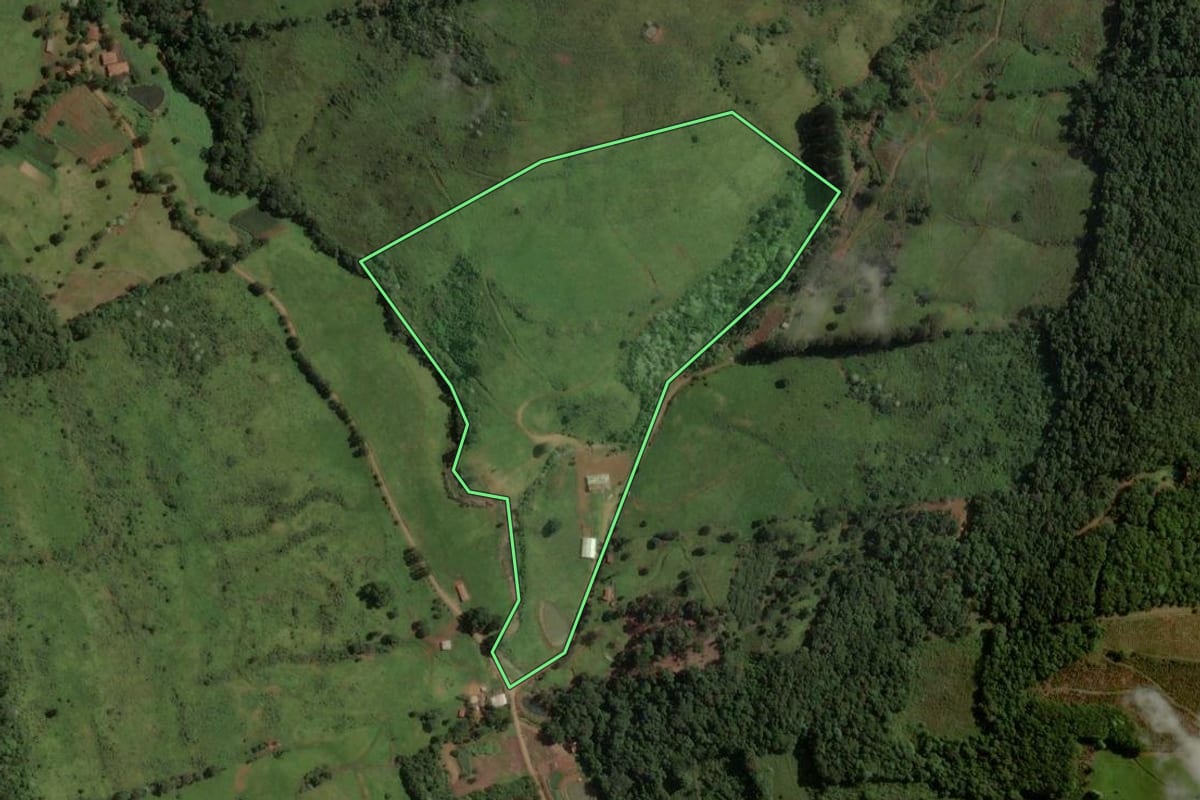 Imagem de satélite do imóvel rural em Irani (SC), com o contorno declarado no CAR desenhado por cima.