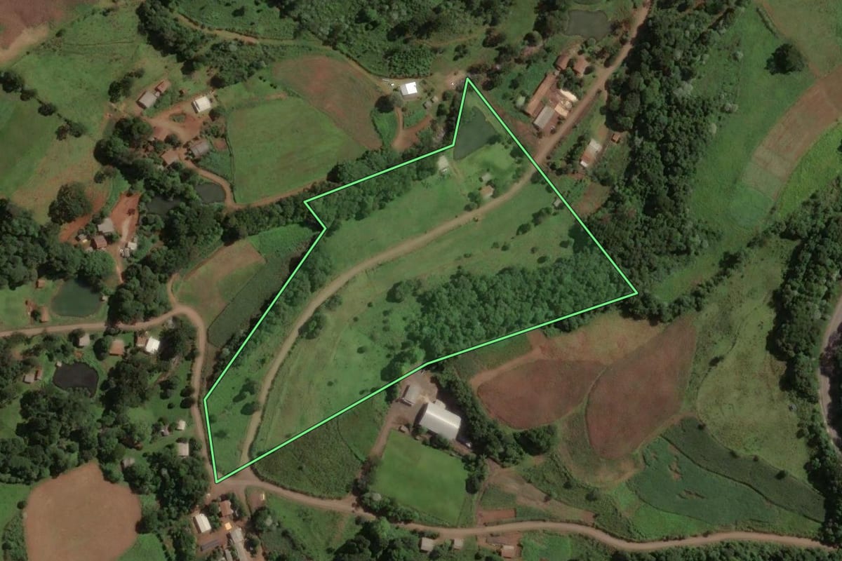 Imagem de satélite do imóvel rural em Irani (SC), com o contorno declarado no CAR desenhado por cima.