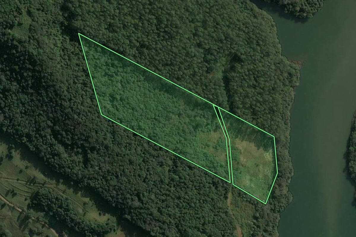 Imagem de satélite do imóvel rural em Itá (SC), com o contorno declarado no CAR desenhado por cima.