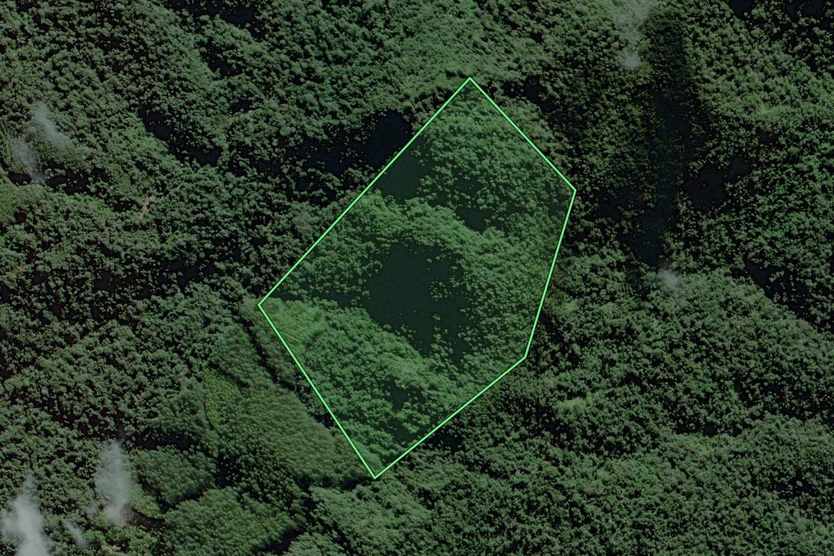 Imagem de satélite do imóvel rural em Itaiópolis (SC), com o contorno declarado no CAR desenhado por cima.
