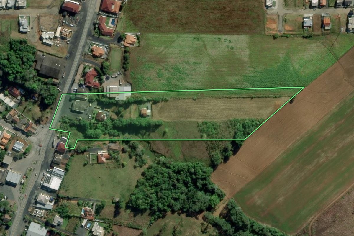 Imagem de satélite do imóvel rural em Ituporanga (SC), com o contorno declarado no CAR desenhado por cima.